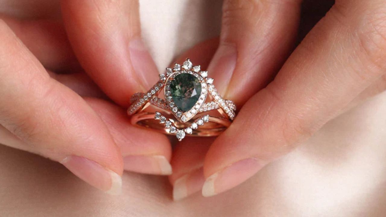 Top 7 Reasons Why You Should Choose Moss Agate Rings For Your Engagement